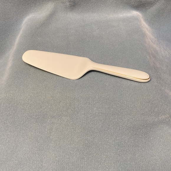 Cake Server CHRISTOPHER STUART BONE CHINA ROYAL WHITE CAKE SERVER Y1010 - Picture 6 of 11